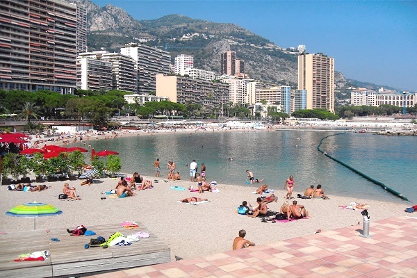 Larvotto Beach